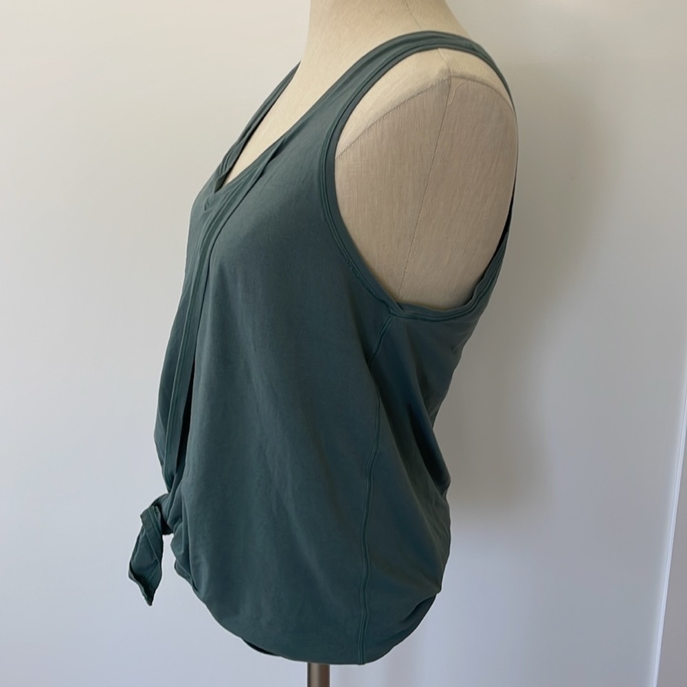 Lululemon Front Tie Racerback Tank Top size 6 - Picture 3 of 8